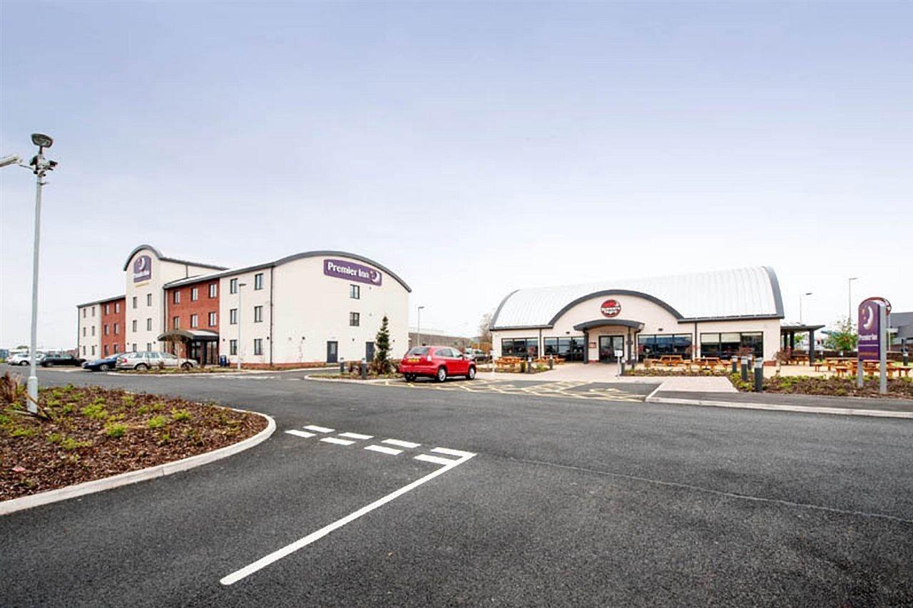 Premier Inn Barrow In Furness Esterno foto