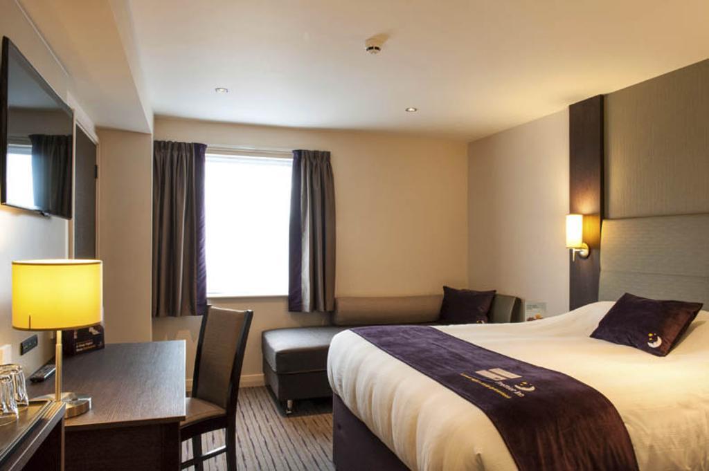 Premier Inn Barrow In Furness Esterno foto