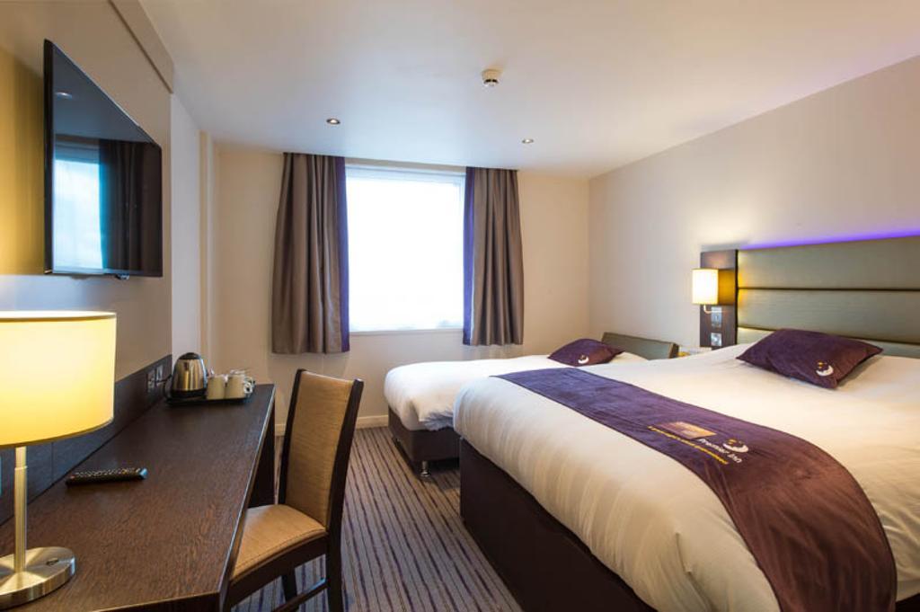 Premier Inn Barrow In Furness Esterno foto