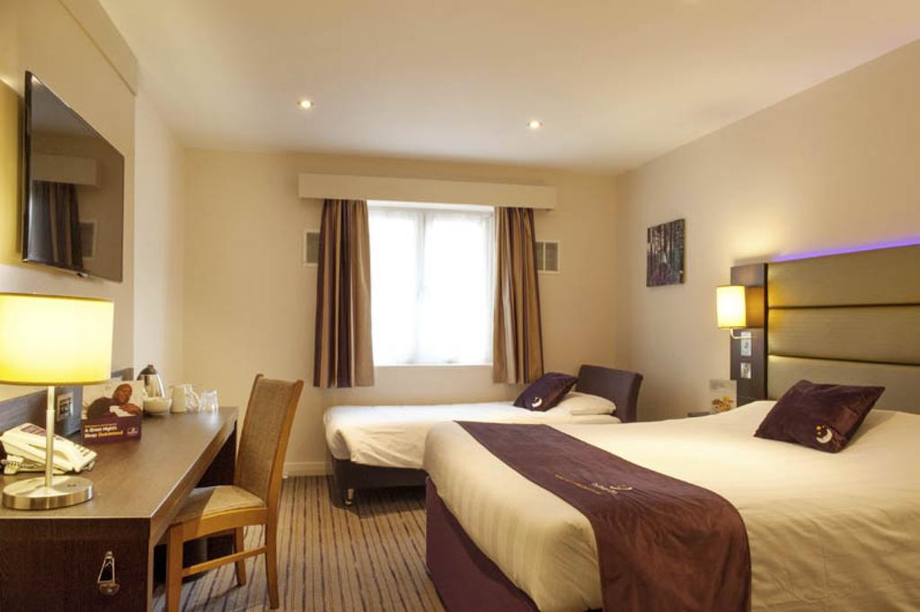 Premier Inn Barrow In Furness Esterno foto