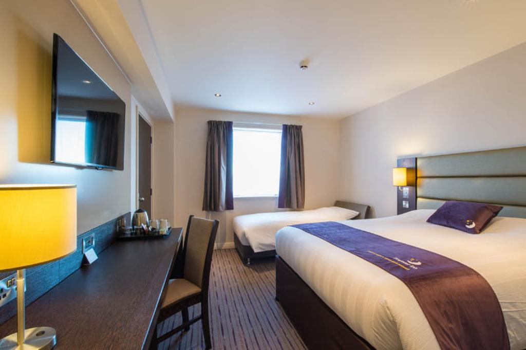 Premier Inn Barrow In Furness Esterno foto