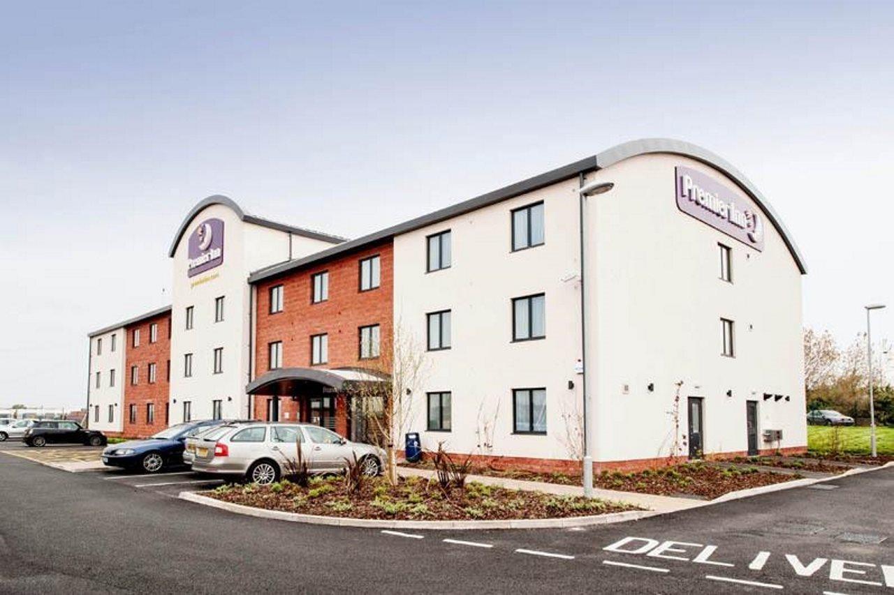 Premier Inn Barrow In Furness Esterno foto