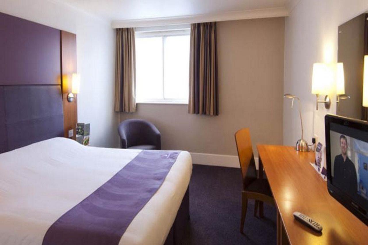 Premier Inn Barrow In Furness Esterno foto