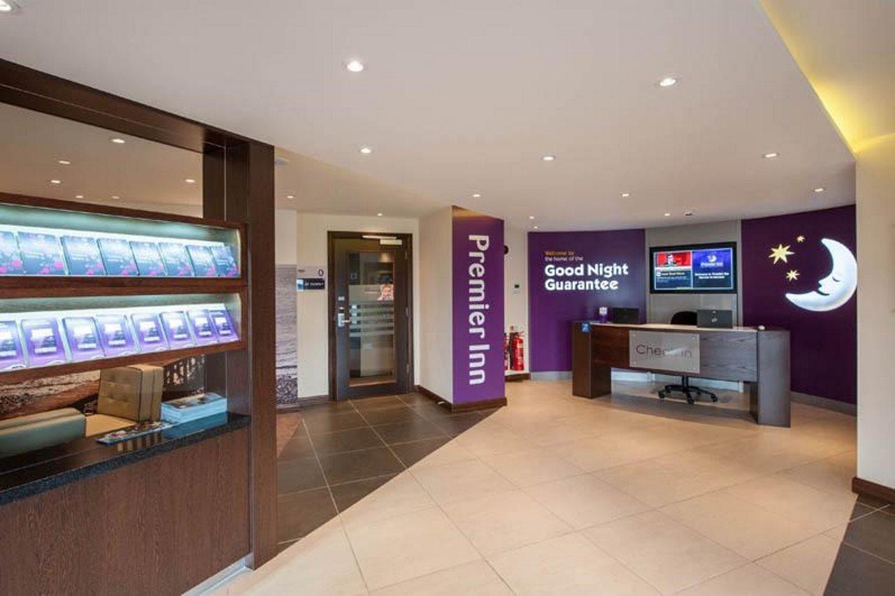 Premier Inn Barrow In Furness Esterno foto